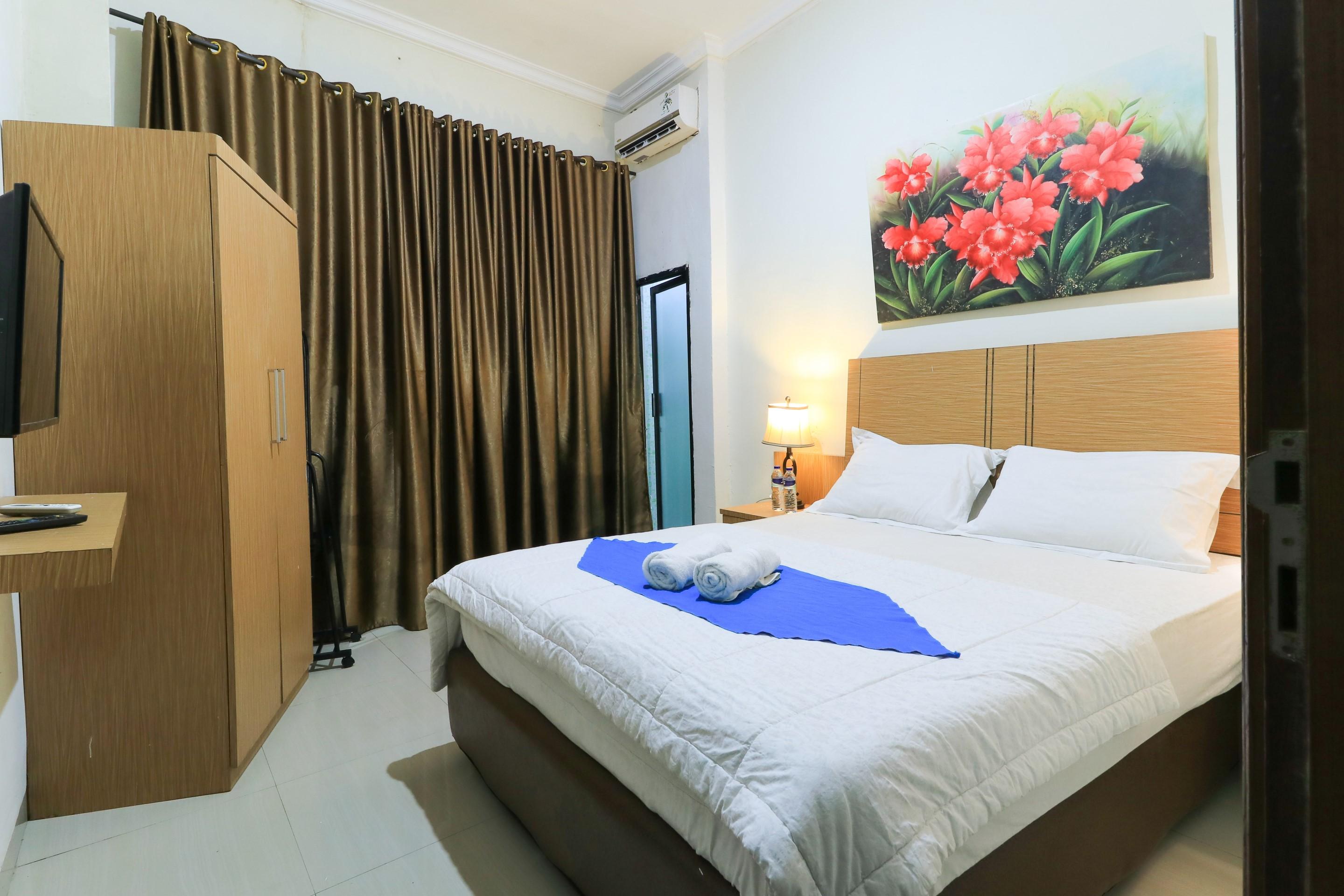 Labuana Homestay & Cafe Garden Makassar Exterior photo
