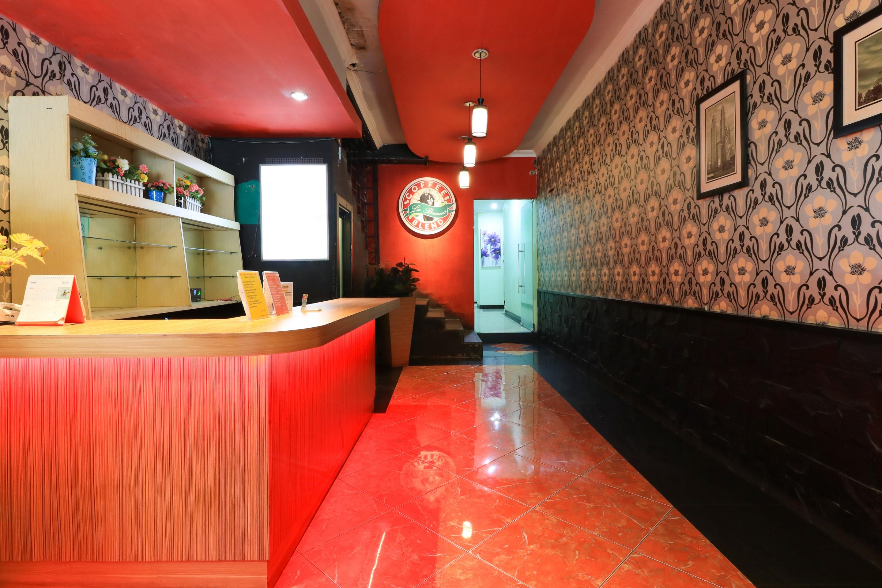 Labuana Homestay & Cafe Garden Makassar Exterior photo